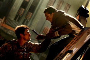 still-of-josh-duhamel-and-shia-labeouf-in-transformers-(2007)-large-picture