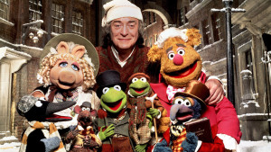 the-muppets-christmas-carol-the-cast-and-puppets
